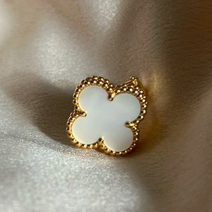Van Cleef & Arpels Vintage Alhambra Earring (single)